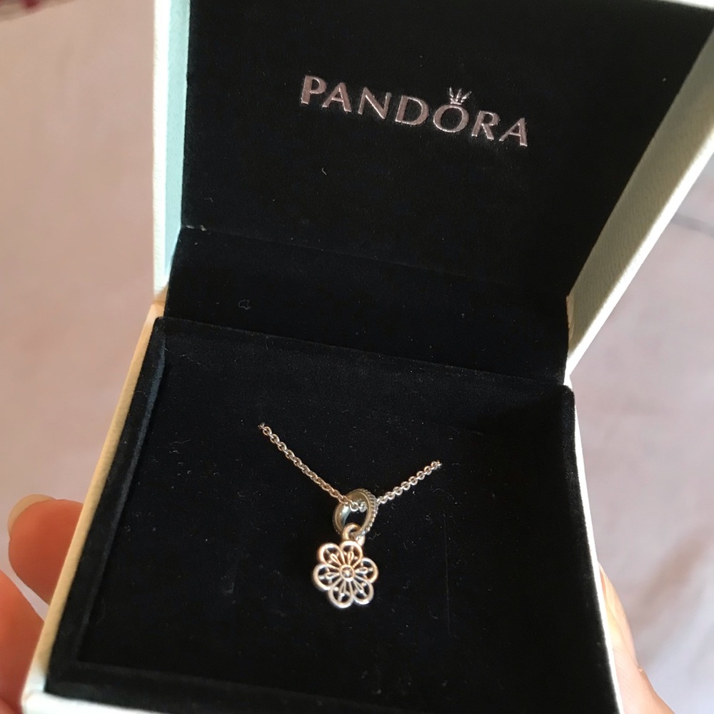 PANDORA Petal pendant necklace